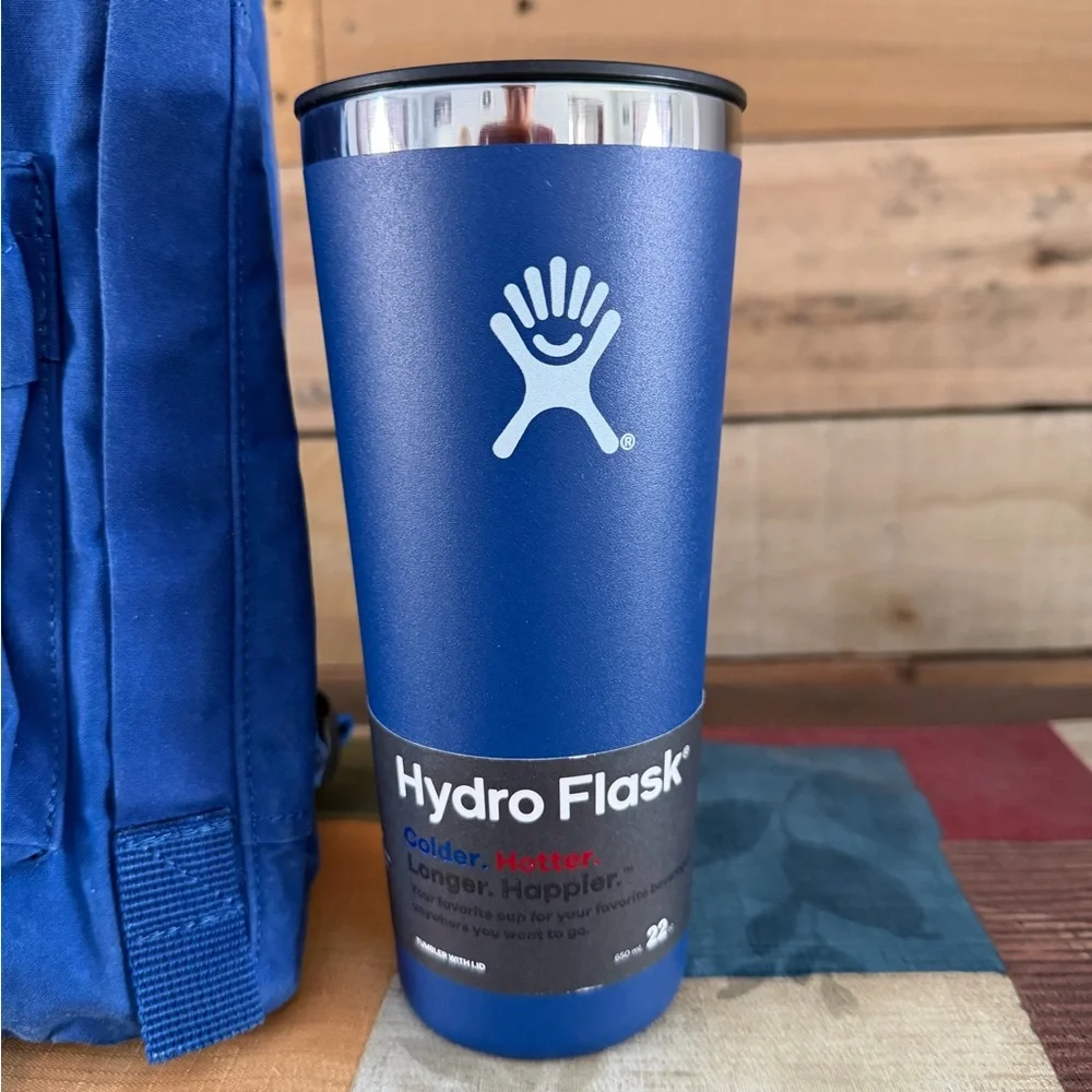 Fjallraven/Hydro Flask discover stylish